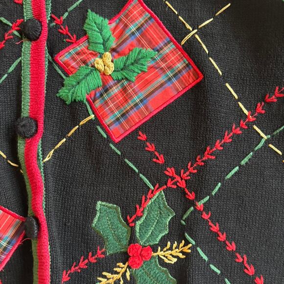 Basic Editions vintage Holiday Black Plaid Gift Embroidered Cardigan Sweater L - Picture 6 of 8